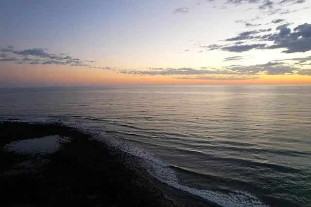 Luxury Ocean Front Apartment At The Bargara Blue Resort Australia