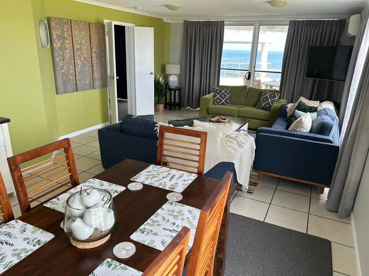 Luxury Ocean Front Apartment At The Bargara Blue Resort