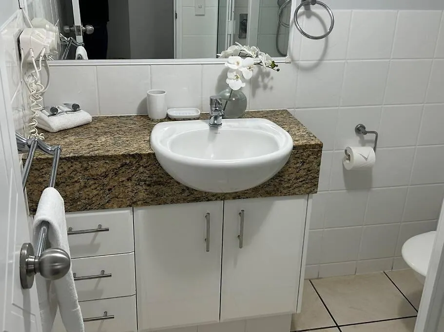 Luxury Ocean Front Apartment At The Bargara Blue Resort 0*,