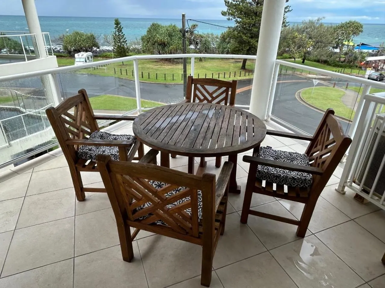 Luxury Ocean Front Apartment At The Bargara Blue Resort