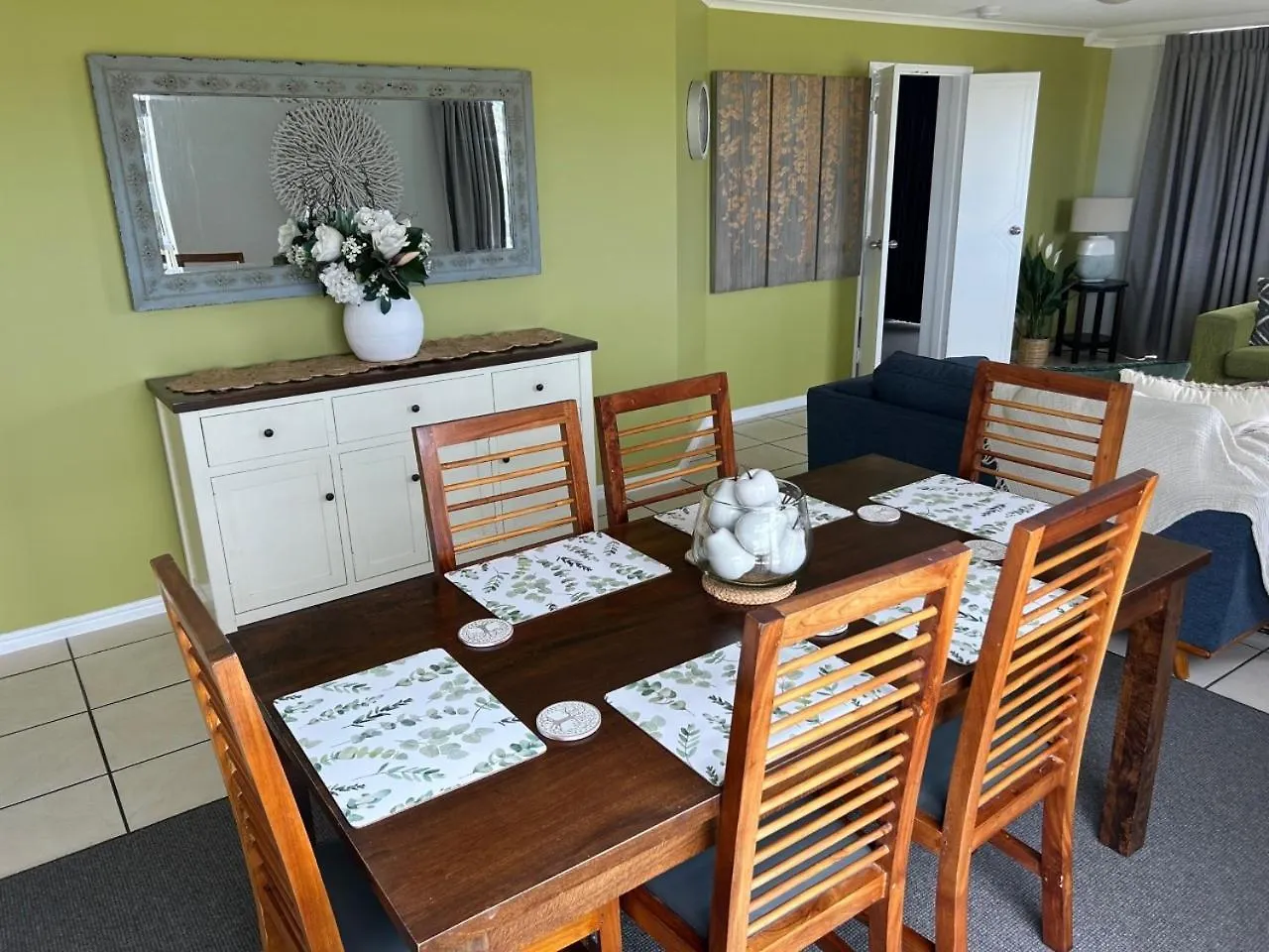 Luxury Ocean Front Apartment At The Bargara Blue Resort