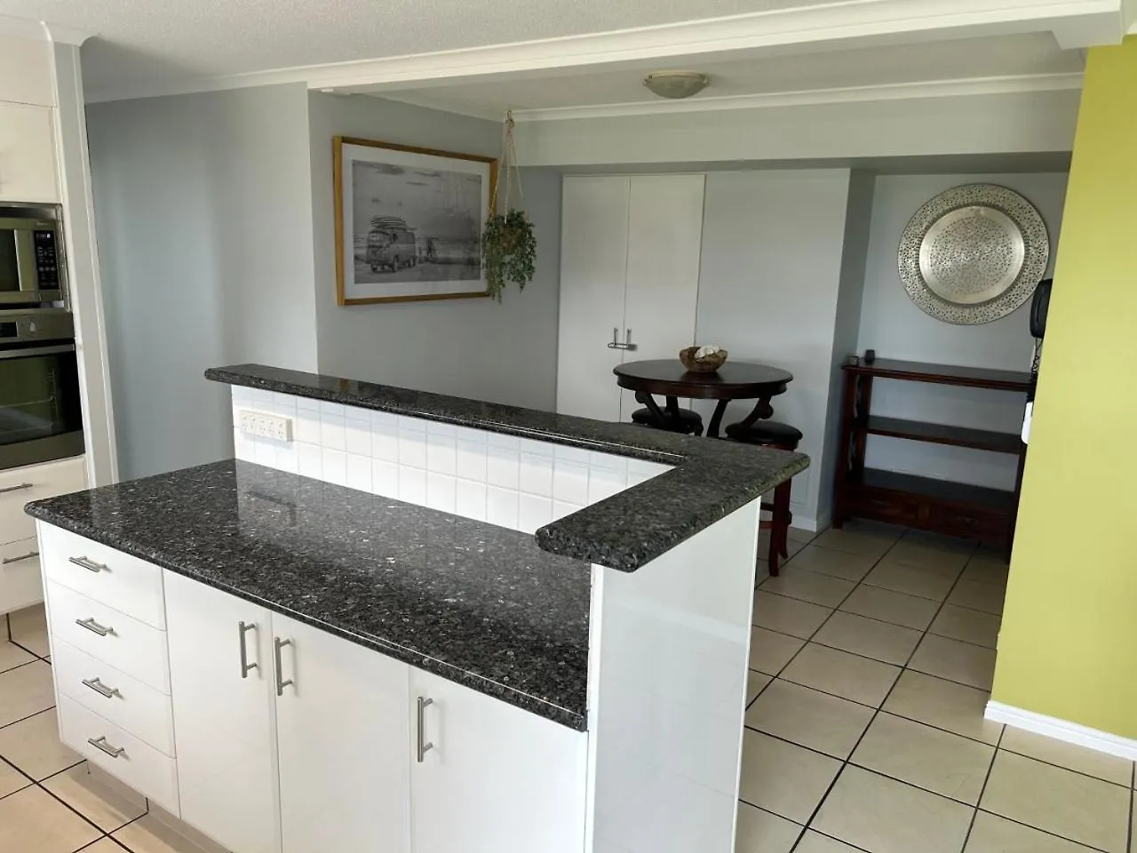 Luxury Ocean Front Apartment At The Bargara Blue Resort
